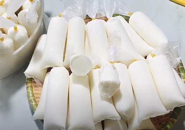 sữa chua túi truyền thống